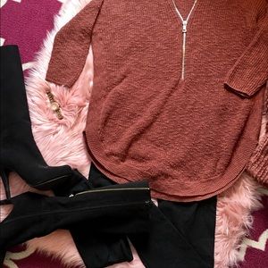 EXPRESS TOP WITH SLIVER ZIPPER